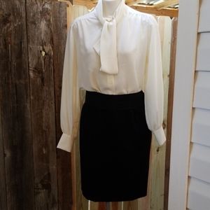 Beautiful classic fully lined pencil skirt 6